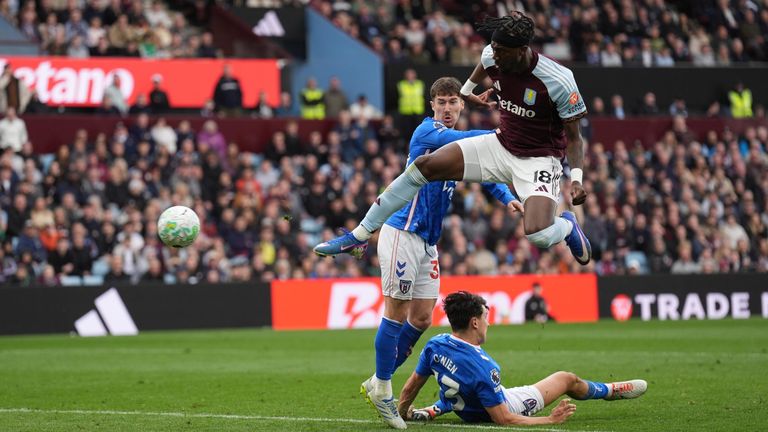 Tammy Abraham scores to earn Aston Villa a 4-3 win against Sunderland