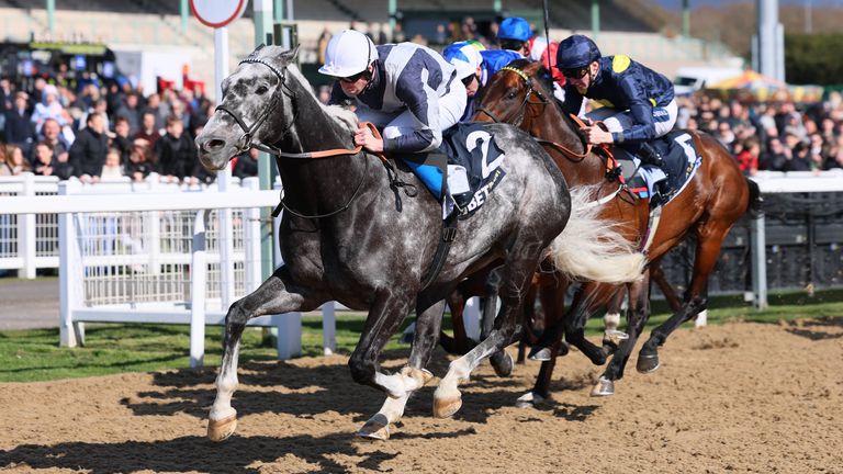 All-Weather Championships: The Glen Rovers claims Easter Classic prize as Tyrrhenian Sea gets revenge on Chancellor