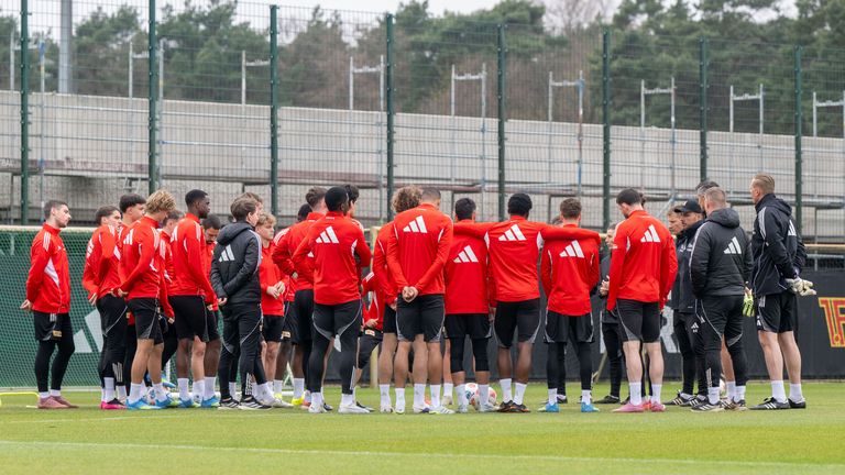 Union Berlin em reunião de equipe em treinamento na terça-feira