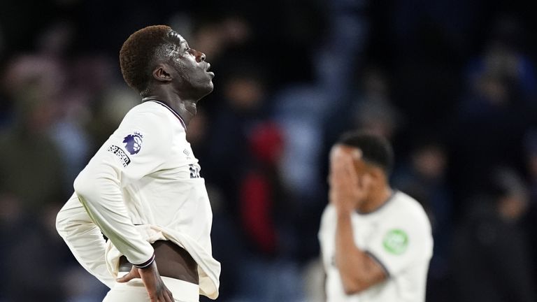 West Ham draw at Palace to relegate Wolves and move two points clear of Spurs