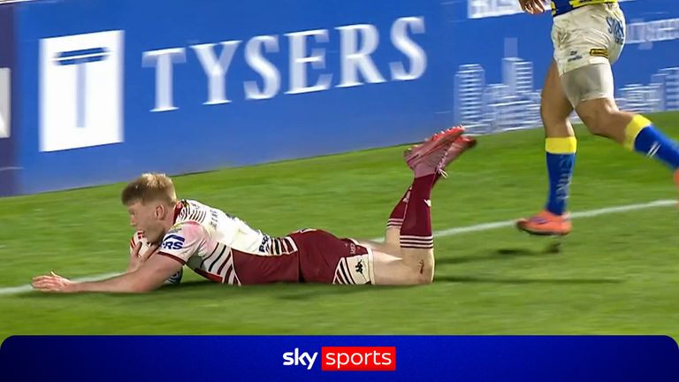 Warrington Wolves vs Wigan Warriors: Zach Eckersley scores wonder try for Wigan