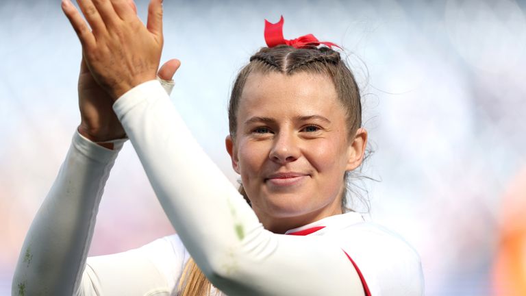 Zoe Harrison ran the show as England scored 12 tries against Scotland