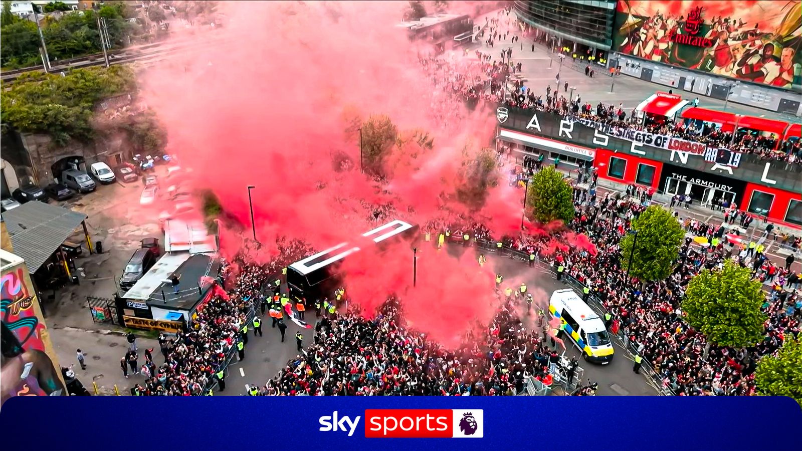 https://e0.365dm.com/26/05/1600x900/skysports-arsenal-bus-fans_7252493.jpg?20260518184328