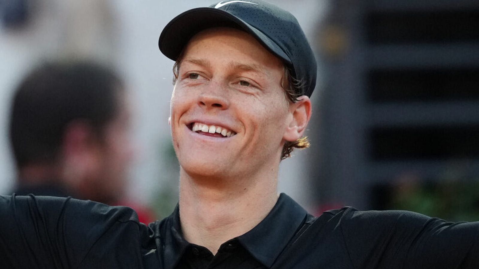 https://e0.365dm.com/26/05/1600x900/skysports-jannik-sinner-rome_7251703.jpg?20260517184012