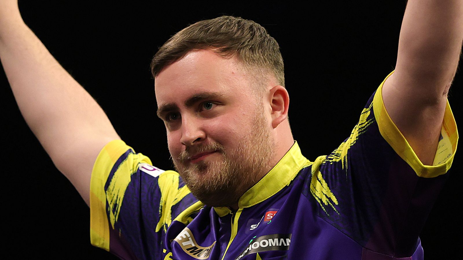 Premier League Darts: Luke Littler beats Luke Humphries in Leeds for record-equalling sixth nightly win