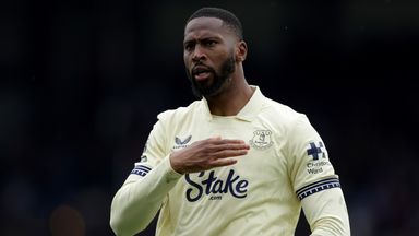 Beto celebrates after restoring Everton's lead at Selhurst Park
