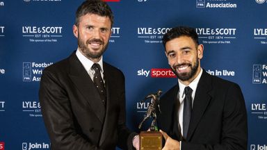 Michael Carrick presented Fernandes with his FWA Footballer of the Year prize