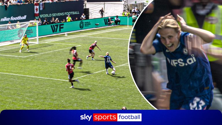 Aggie Beever-Jones finds the winner for Chelsea with just 23 seconds left on the clock to seal the World Sevens win over Manchester United.