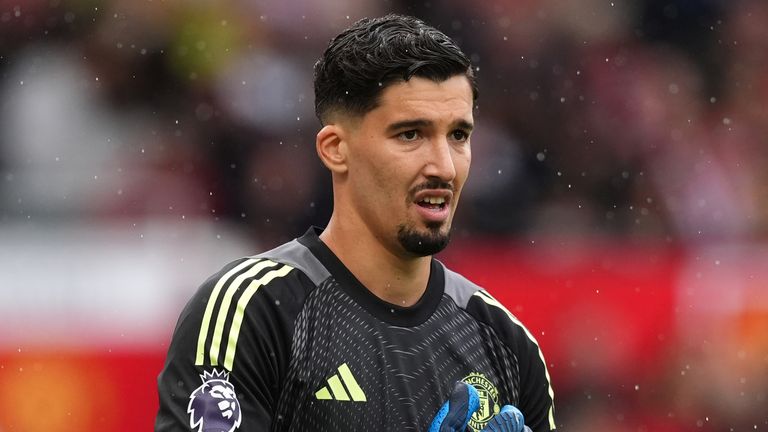 Man Utd's Altay Bayindir