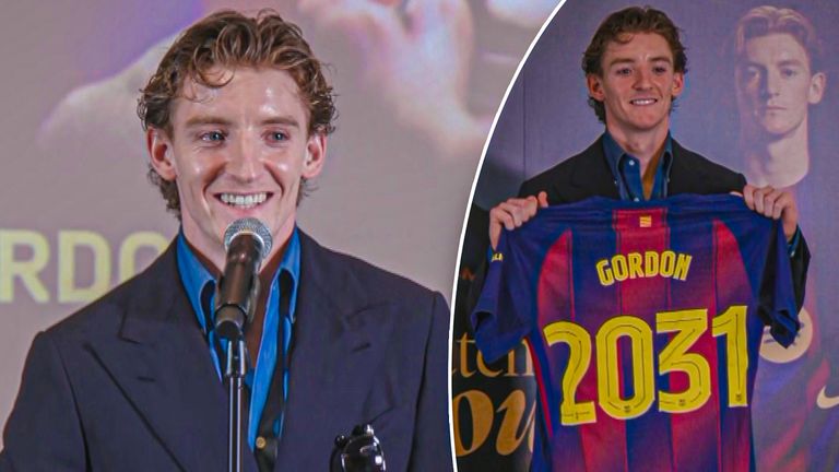 Anthony Gordon unveiled as a Barcelona player.