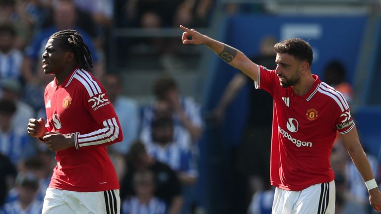 Bruno Fernandes celebrates with team-mate Patrick Dorgu