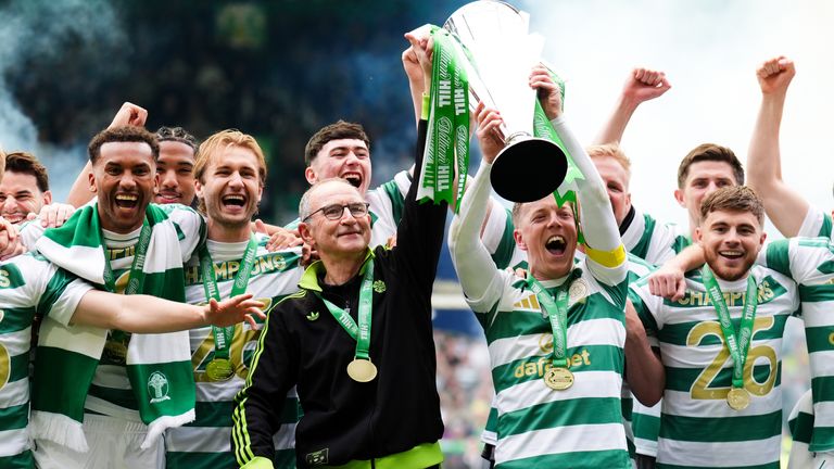 Celtic celebrate lifting the Scottish Premiership trophy again