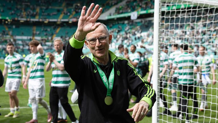 GLASGOW, ESCÓCIA - 16 DE MAIO: O técnico do Celtic, Martin O'Neill, em tempo integral durante uma partida da William Hill Premiership entre Celtic e Heart of Midlothian no Celtic Park, em 16 de maio de 2026, em Glasgow, Escócia. (Foto de Craig Foy / Grupo SNS)