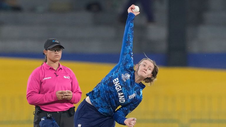 Dean took three wickets during the final T20 match vs New Zealand 