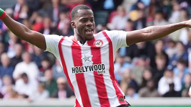 Dango Ouattara celebrates after equalising for Brentford against Crystal Palace