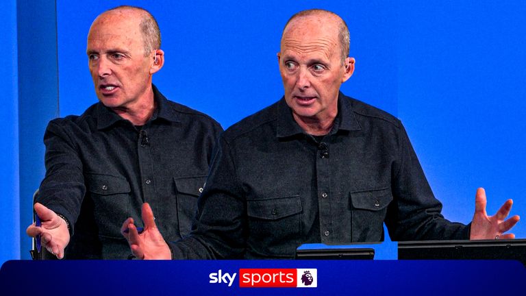 Soccer Saturday: Mike Dean annoyed by referees not making on field decisions