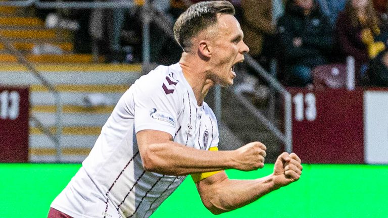 Hearts' Lawrence Shankland celebrates as he scores to make it 1-1 against Motherwell