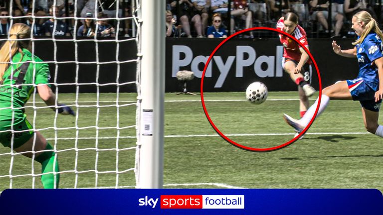 World Sevens | Goal of the tournament? | Jess Park sends in a ROCKET for Manchester United!