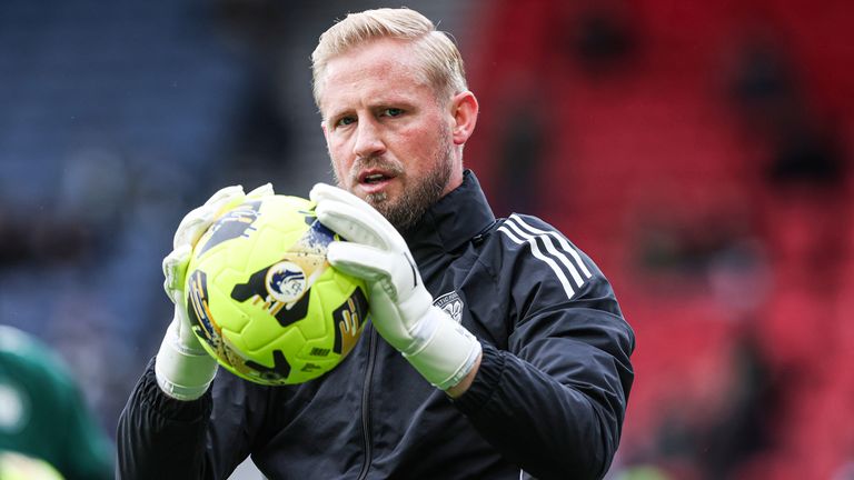 GLASGOW, SCOTLAND - NOVEMBER 02: Celtic's Kasper Schmeichel during a Premier Sports Cup Semi-Final match between Celtic and Rangers at Hampden Park, on November 02, 2025, in Glasgow, Scotland. (Photo by Craig Williamson / SNS Group)