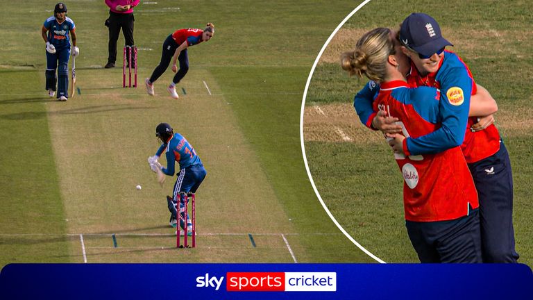 Lauren Bell dismisses Smriti Mandhana with her first delivery against India in England's first T20.