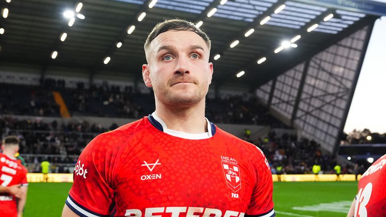 Picture by Olly Hassell/SWpix.com - 08/11/2025 - ABK Beer Rugby League Ashes - England vs Australia - Headingley Stadium, Leeds, England - Matty Lees of England looks dejected after their teams loss against Australia in the ABK Beer Rugby League Ashes