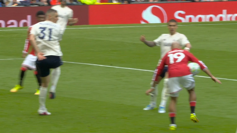 Screenshot of VAR review of Bryan Mbeumo handling the ball in the lead-up to Matheus Cunha's goal