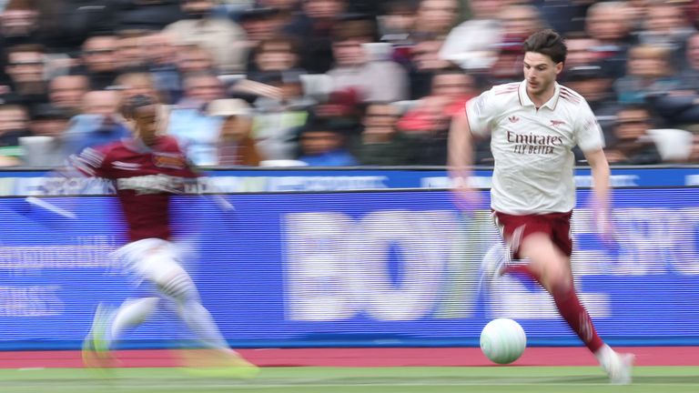 Arsenal's Declan Rice was moved to right-back after Ben White's injury