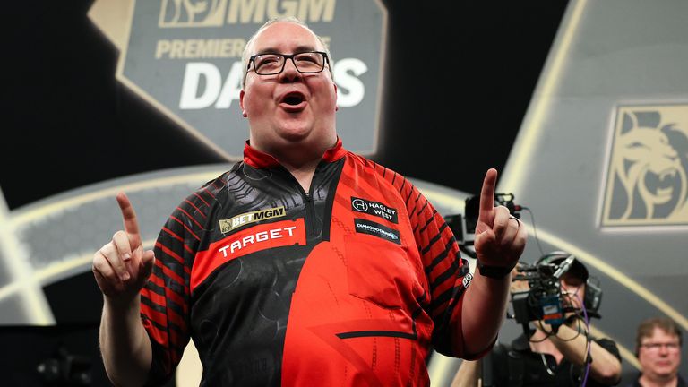 Stephen Bunting wins in Sheffield