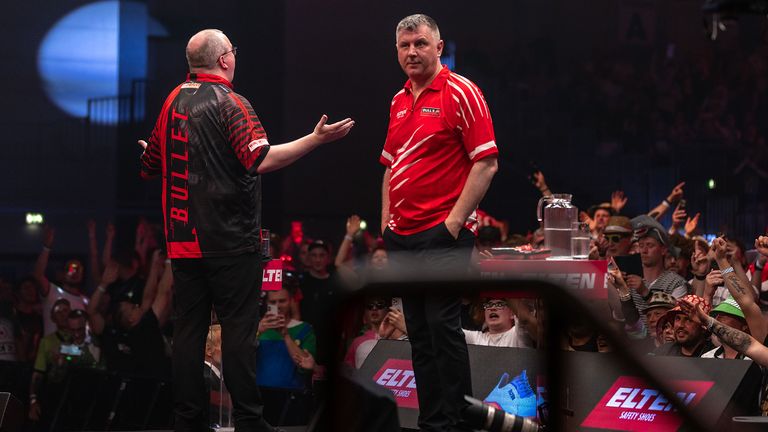Stephen Bunting: Please credit: "Tom Sauels/PDC Europe" 