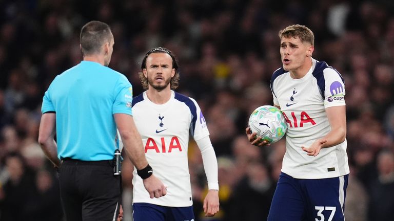 Tottenham were denied a late penalty against Leeds