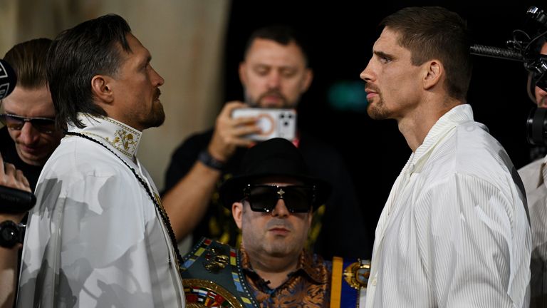 Oleksandr Usyk takes on Rico Verhoeven in Giza on Saturday