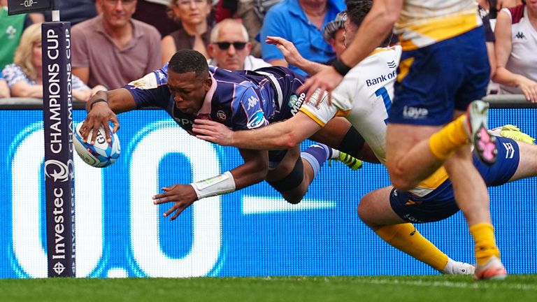 Cameron Woki pareceu mergulhar para uma resposta do Bordeaux em dois minutos, mas o try não foi concedido