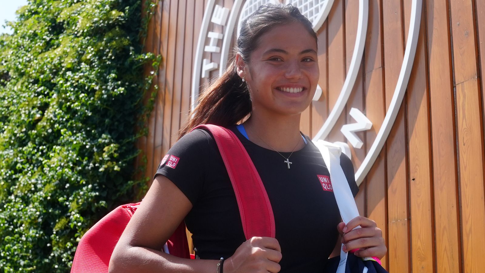 https://e0.365dm.com/26/06/1600x900/skysports-emma-raducanu-tennis_7280290.jpg?20260622175454