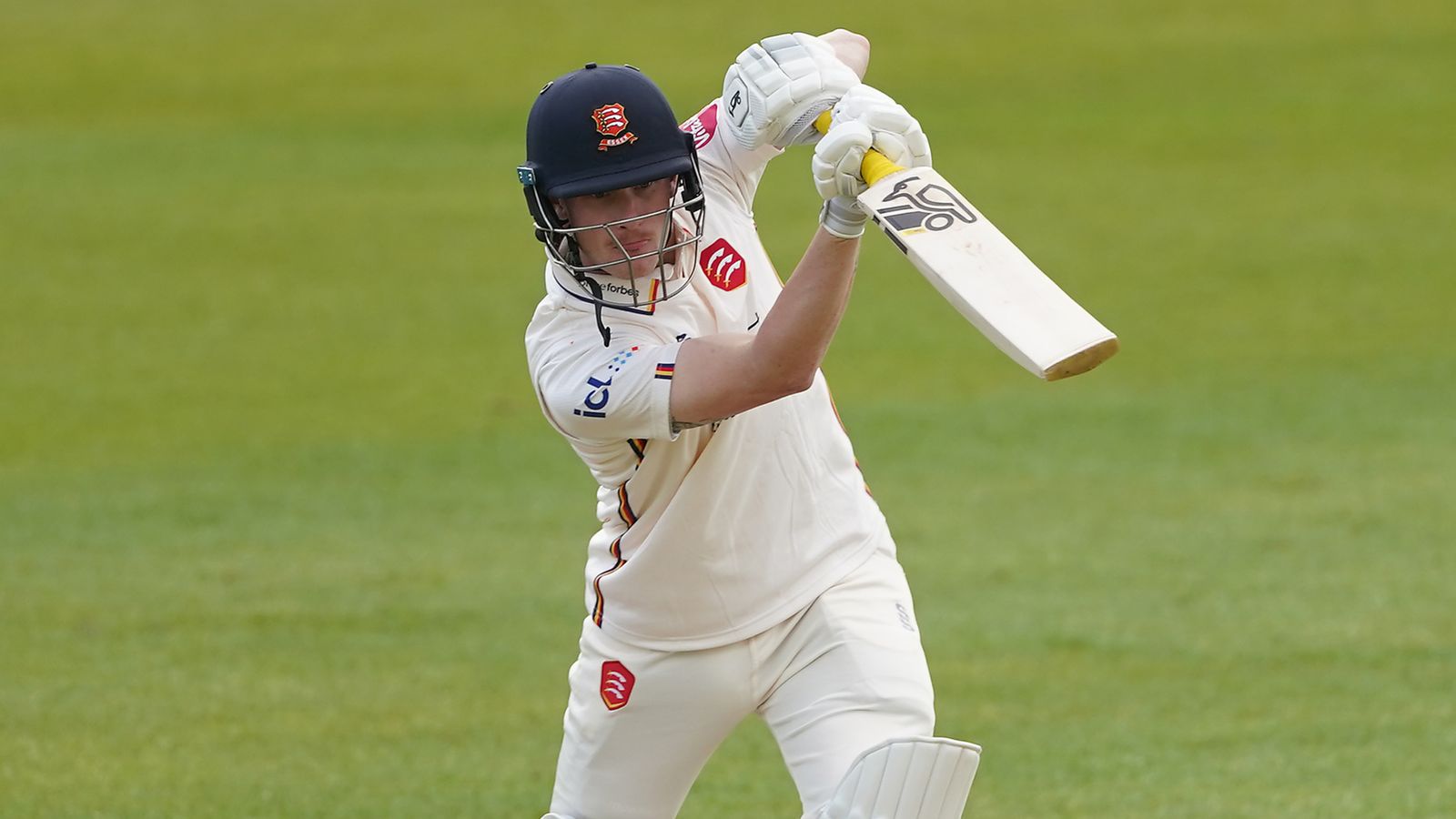 Rothesay County Championship: Jordan Cox celebrates elevation to England squad with unbeaten 184 in Essex's clash with Leicestershire.