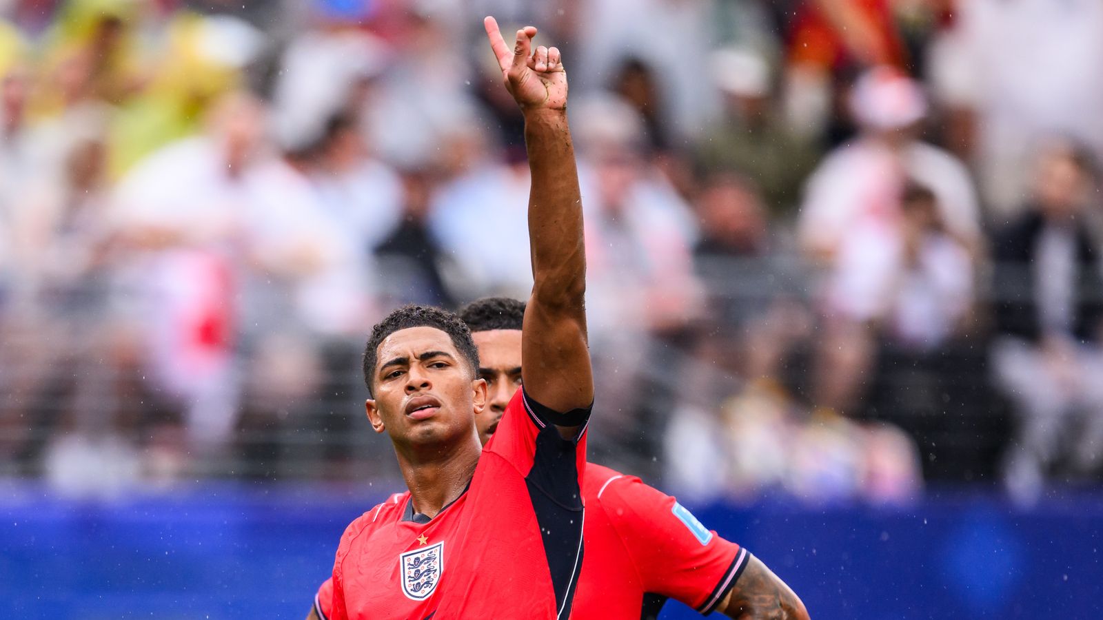 Jude Bellingham: Thomas Tuchel praises England midfielder's buy-in at World Cup after back-to-back man of the match performances