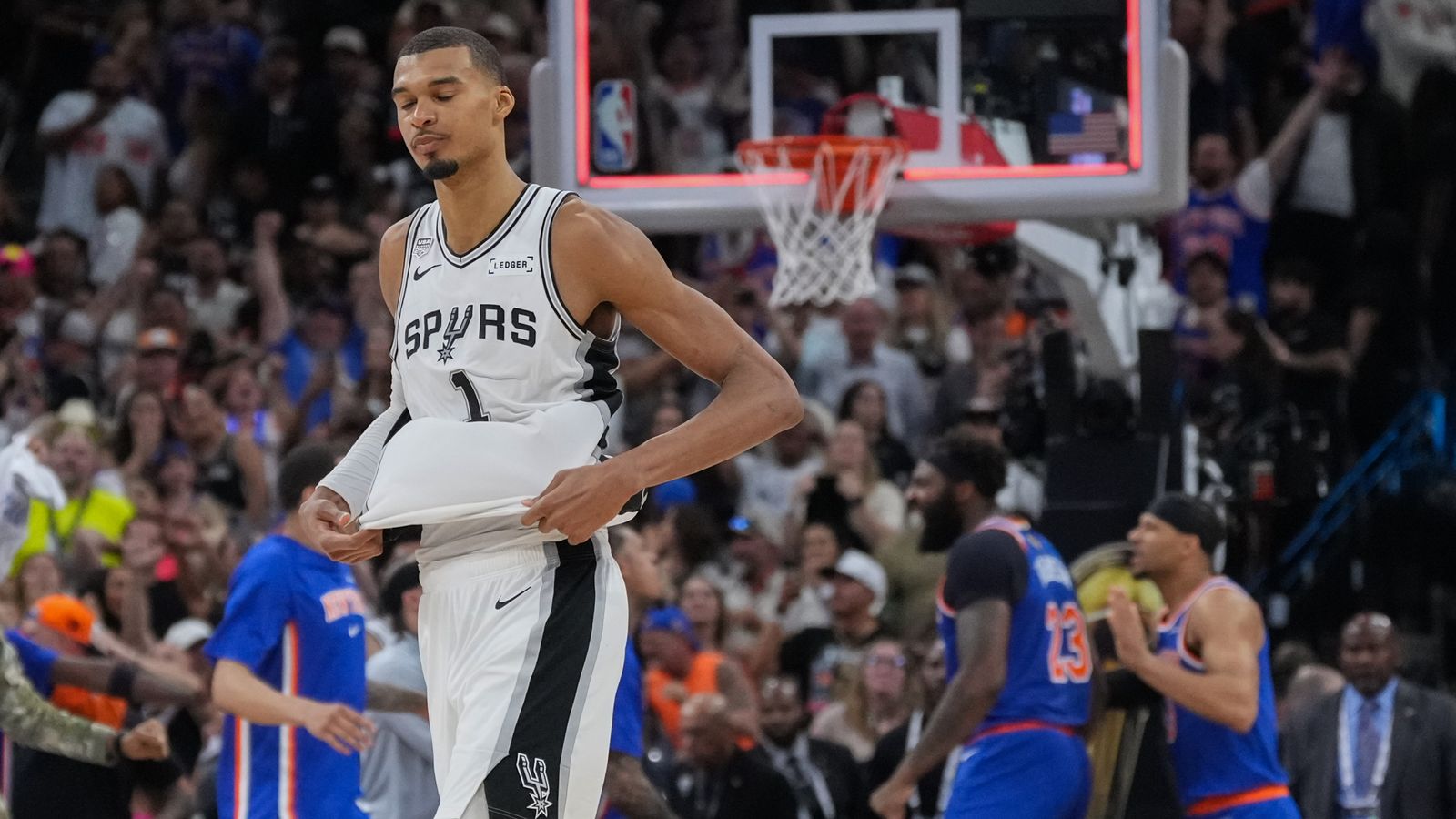 New York Knicks Take 2-0 Lead Over San Antonio Spurs in NBA Finals Game 2