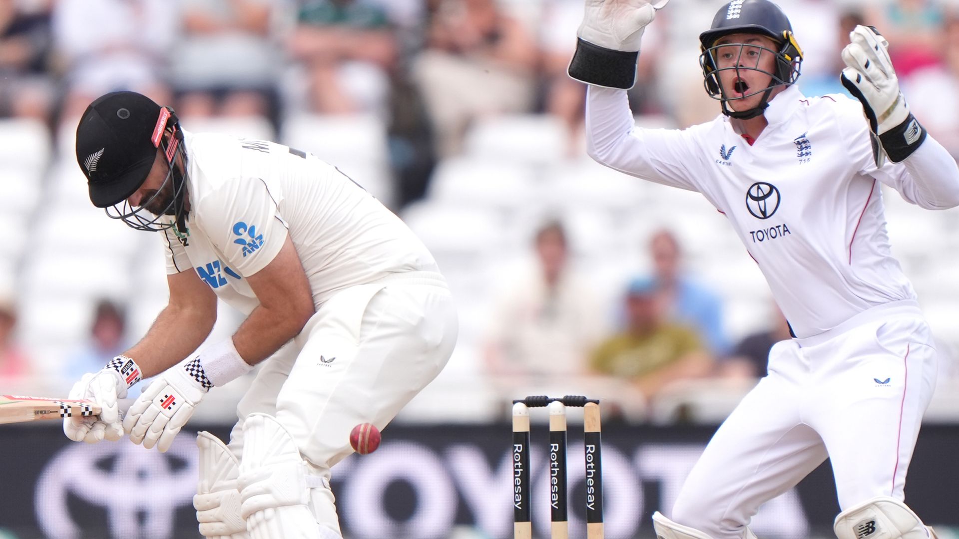 New Zealand's lead continues to grow vs England on tricky pitch LIVE!