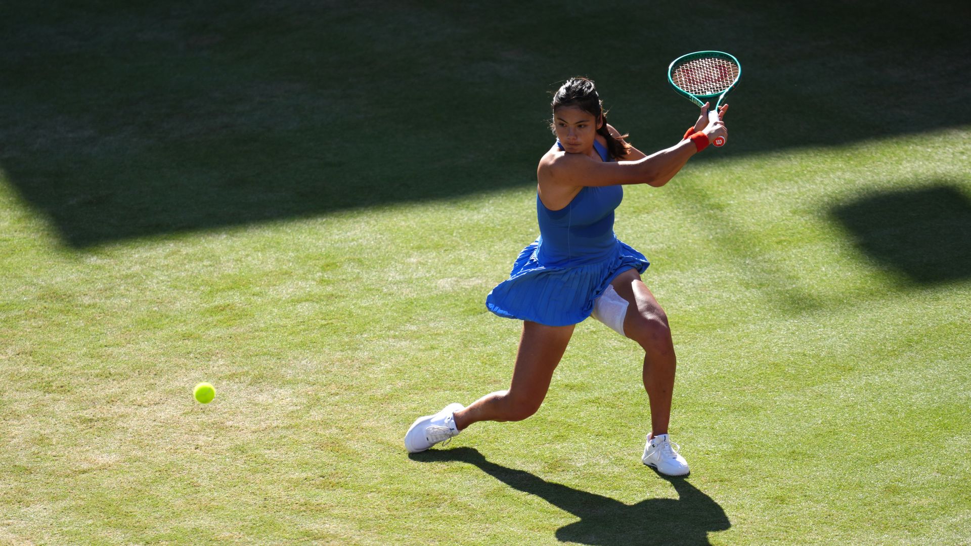 Impressive Raducanu storms into Queen's final