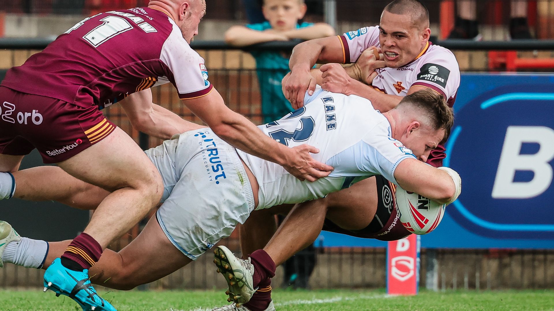 Toulouse beat Huddersfield convincingly in Super League basement battle