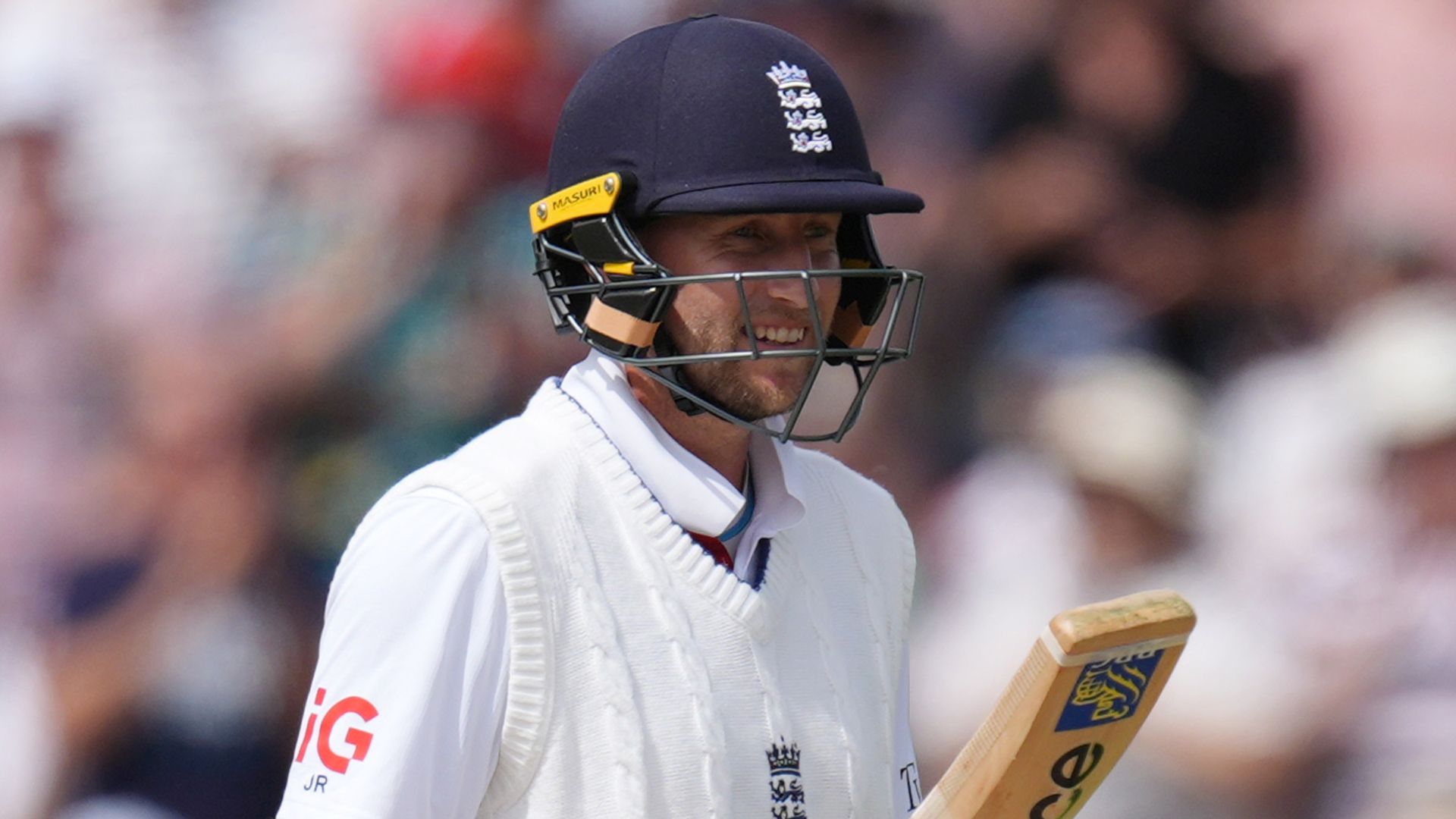 England's Root falls early as New Zealand make fast start to day three LIVE!