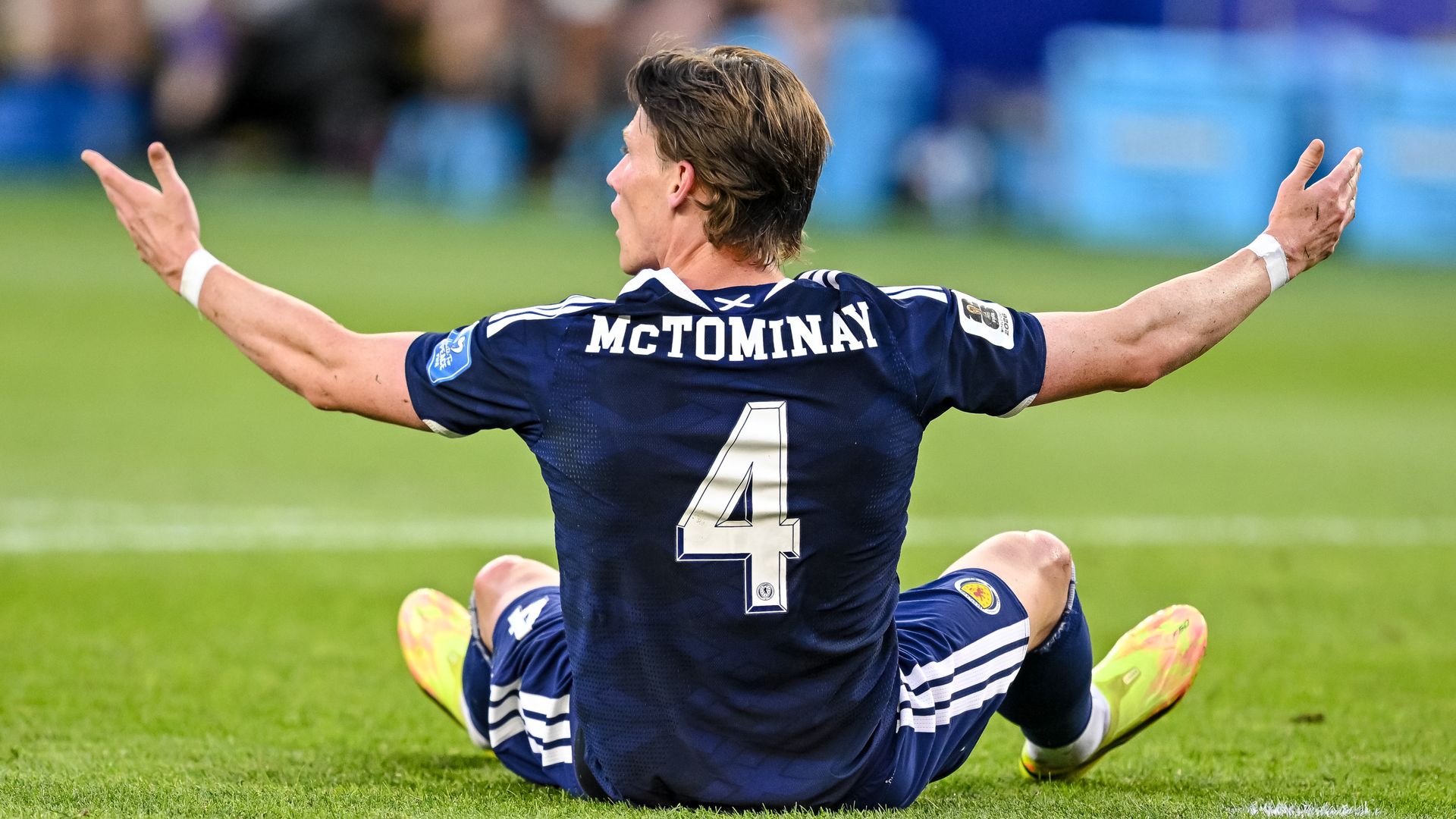 Keane dismisses McTominay penalty shout: 'He's looking to go down'