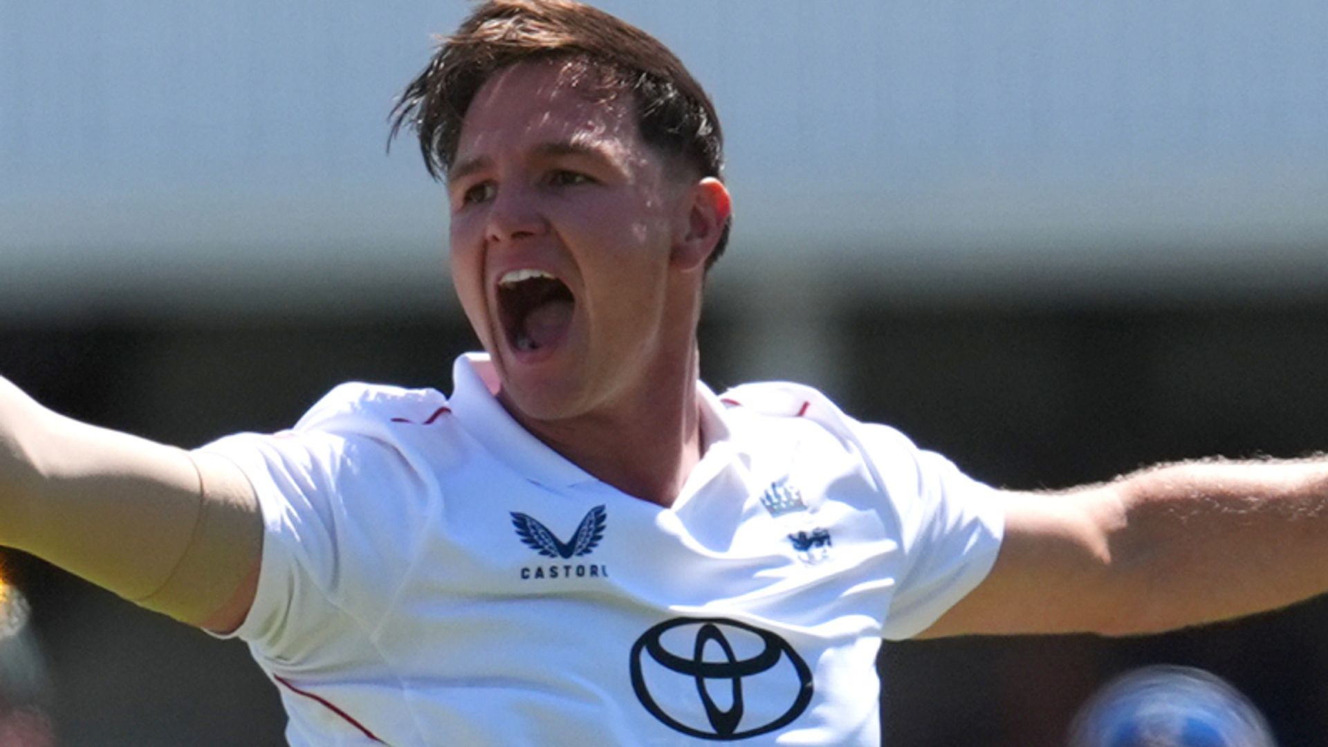 Baker claims maiden Test wicket to leave New Zealand four down vs England LIVE!