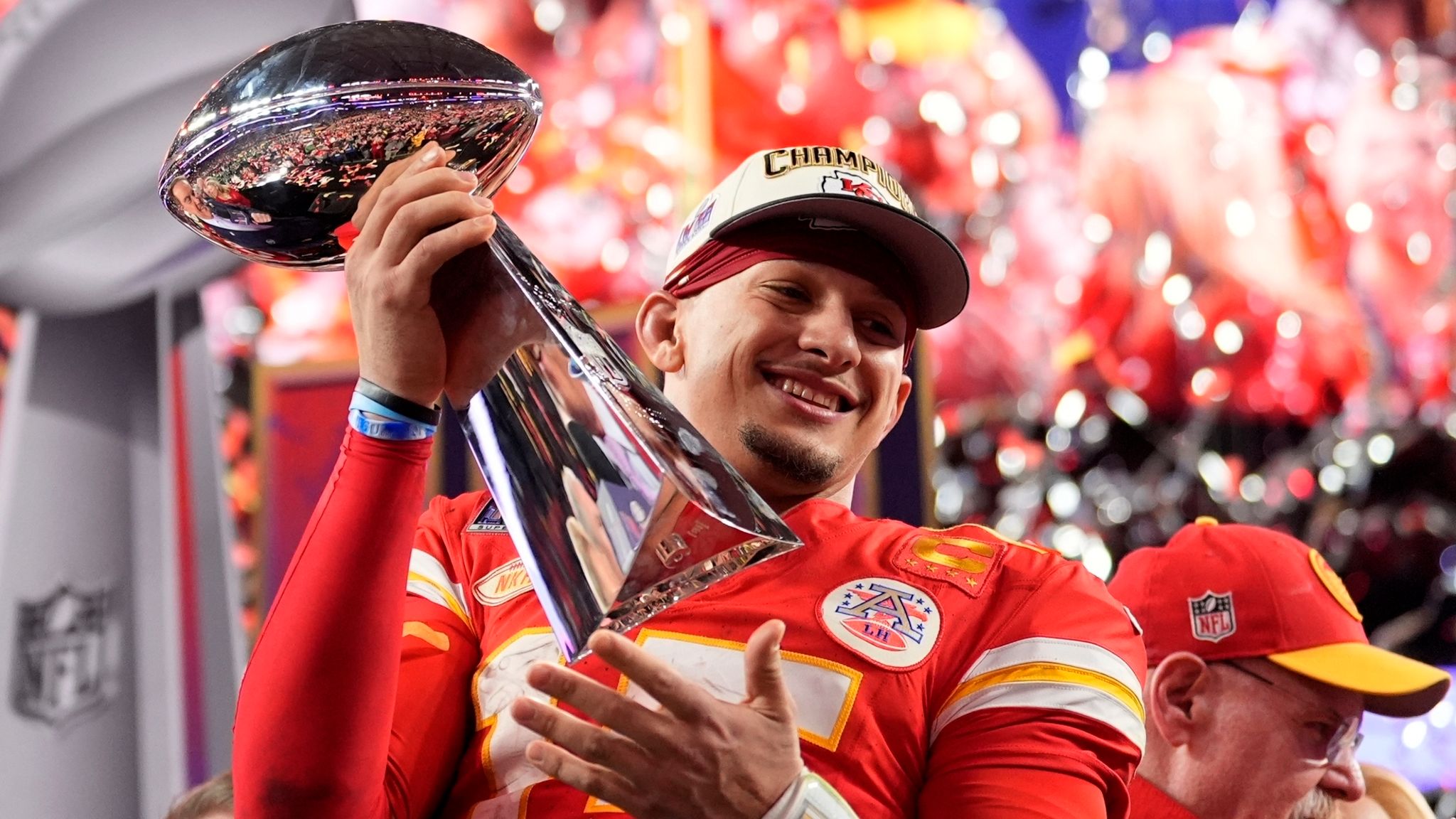 Patrick Mahomes: Kansas City Chiefs quarterback to make over $500m guaranteed after signing contract extension | NFL News | Sky Sports