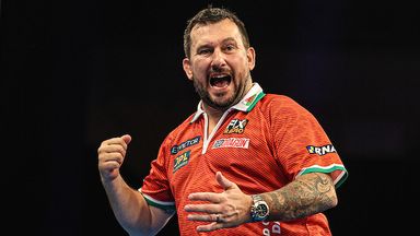 Jonny Clayton leads Wales' quest for a third World Cup of Darts title