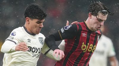 Man Utd and Spurs battling for Fernandes and Arsenal target Scott