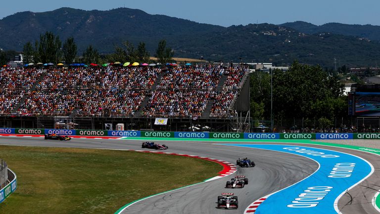#23 Alexander Albon (THA, Atlassian Williams Racing), F1 Grand Prix of Spain at Circuit de Barcelona-Catalunya on June 1, 2025 in Barcelona, Spain. (Photo by HOCH ZWEI) Photo by: HOCH ZWEI/picture-alliance/dpa/AP Images