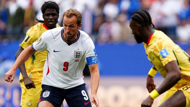 HArry Kane prepares to take a shot for England against Ghana in the 2026 World Cup