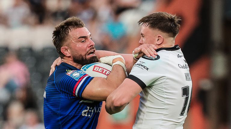 Mike McMeeken briga com Harvie Hill