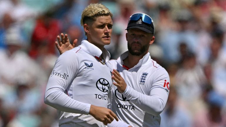 England's Jacob Bethell (left), Test cricket (Getty Images)