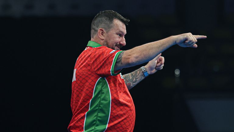Clayton ready to go all the way at World Cup of Darts with new team-mate Kenny